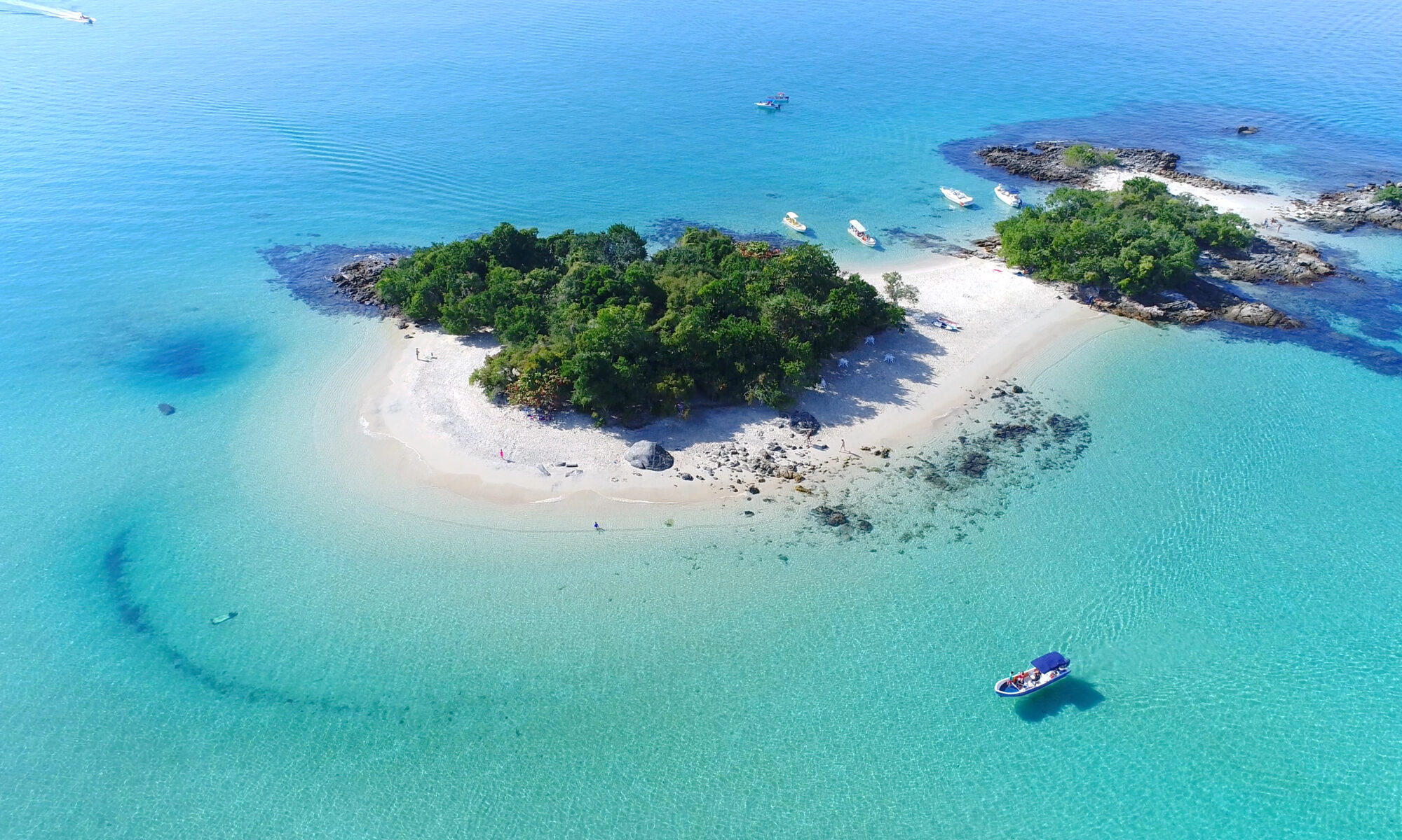Bela-Angra-Passeios-de-Barco-Ilha-e-Praia-de-Cataguases-Angra-dos-Reis